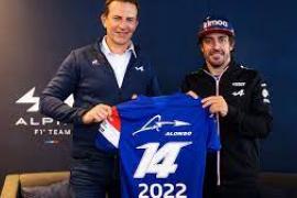 Fernando Alonso extends contract with Alpine into 2022 season